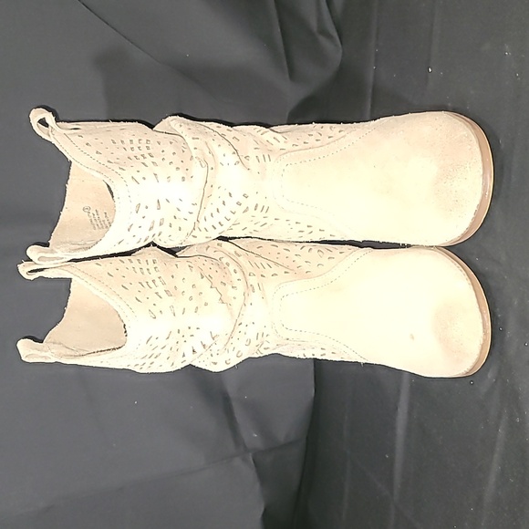 Naughty Monkey Love Lace Boots in Camel Size 9 - Picture 4 of 10